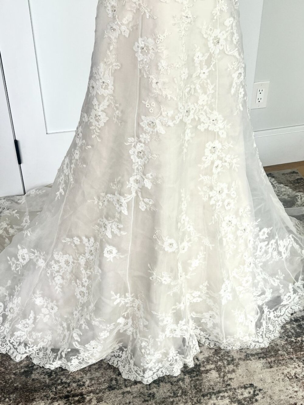 Casablanca Bridal 1955 "Dazzling Destiny" | Fit & Flare Wedding Gown | Size 8 - Picture 4 of 16